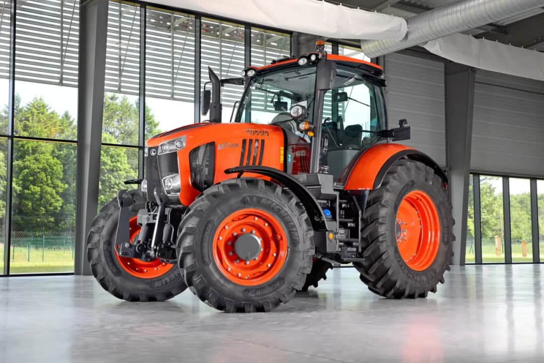 Jaki ciągnik na 100 ha? Wybór, koszty, marki poradnik Alana Kozaka