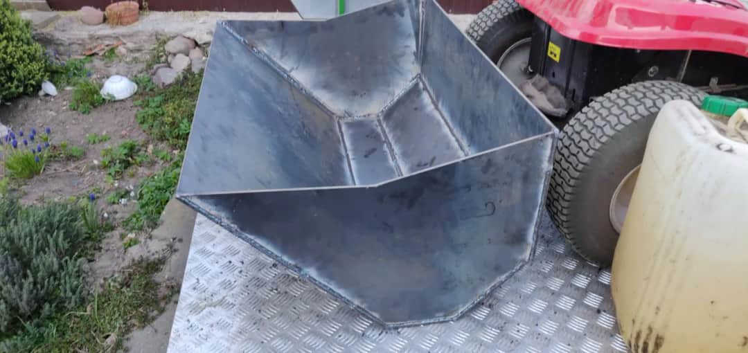 Jak zrobić ładowacz na tył ciągnika? Zbuduj sam i oszczędź!